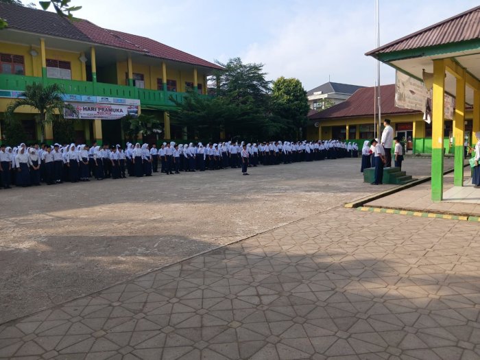 MTsN 6 Kota Jambi Gelar Upacara Bendera Rutin, Pembina Apresiasi Petugas dan Beri Motivasi Siswa MTsN 6 Kota Jambi Gelar Upacara Bendera Rutin, Pembina Apresiasi Petugas dan Beri Motivasi Siswa