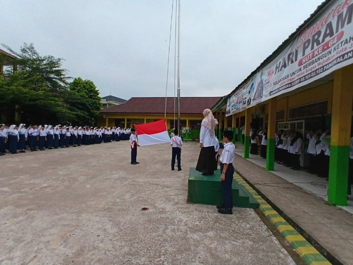 MTsN 6 Kota Jambi Gelar Upacara Peringatan Hari Pahlawan dengan Semangat Pahlawanku Teladanku MTsN 6 Kota Jambi Gelar Upacara Peringatan Hari Pahlawan dengan Semangat Pahlawanku Teladanku