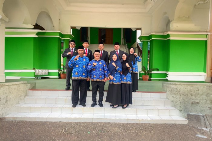 MTsN 6 Kota Jambi Ikuti Upacara Hari Lahir Pancasila 2026 di Kanwil Kemenag Provinsi Jambi MTsN 6 Kota Jambi Ikuti Upacara Hari Lahir Pancasila 2026 di Kanwil Kemenag Provinsi Jambi