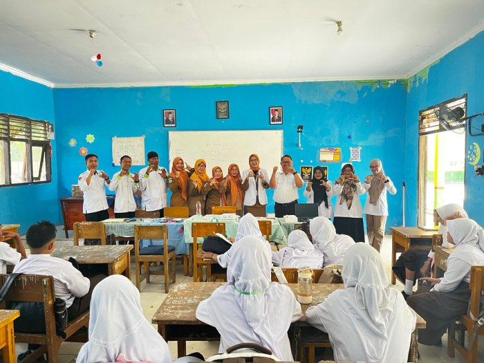 MTsN 6 Kota Jambi Kedatangan Tim Puskesmas Jambi Timur, Gelar Pemeriksaan Kesehatan Gratis Bagi Siswa