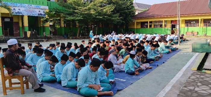 MTsN 6 Gelar Pembacaan Yasin Rutin, Diisi Kultum, Sholawat dan Penampilan Ekskul