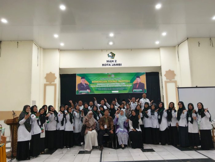 GURU SKI MTsN 6 KOTA JAMBI IBU SITI CHODIJAH, S.Pd.I IKUTI BIMBINGAN TEKNIS PENINGKATAN KOMPETENSI GURU SKI MTsN 6 KOTA JAMBI IBU SITI CHODIJAH, S.Pd.I IKUTI BIMBINGAN TEKNIS PENINGKATAN KOMPETENSI