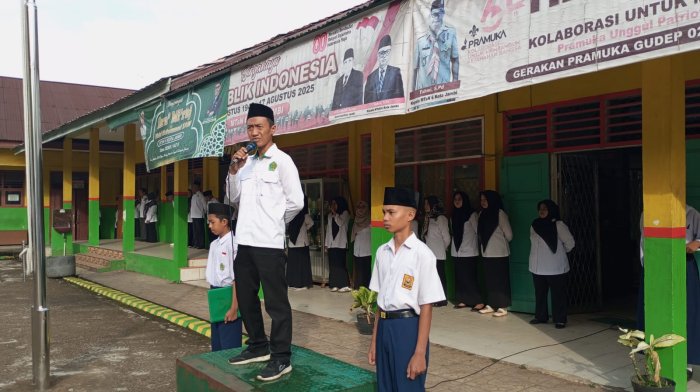 MTsN 6 Kota Jambi Gelar Upacara Senin, Waka OSIS Jadi Pembina MTsN 6 Kota Jambi Gelar Upacara Senin, Waka OSIS Jadi Pembina