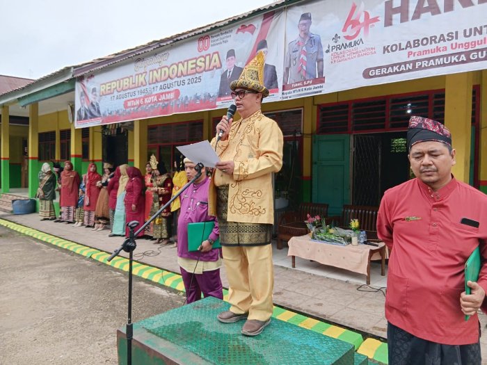 MTsN 6 Kota Jambi Gelar Upacara Peringatan Hari Guru Nasional ke-80
