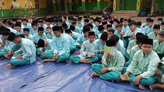 MTsNegeri 6 Kota Jambi Gelar Yasinan Rutin, Doakan Kelancaran Ujian Madrasah Kelas IX MTsNegeri 6 Kota Jambi Gelar Yasinan Rutin, Doakan Kelancaran Ujian Madrasah Kelas IX