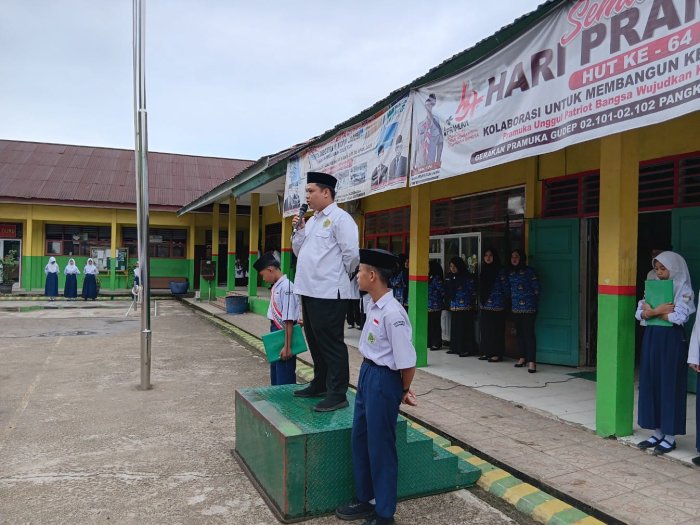 MTsN 6 Kota Jambi Gelar Upacara Bendera, Apresiasi untuk Petugas dan Pengingat Ujian Akhir Semester MTsN 6 Kota Jambi Gelar Upacara Bendera, Apresiasi untuk Petugas dan Pengingat Ujian Akhir Semester