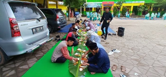 MTsN 6 Kota Jambi Gelar Makan Bersama Sambut Ramadhan 1447 H, Pererat Kebersamaan Warga Sekolah MTsN 6 Kota Jambi Gelar Makan Bersama Sambut Ramadhan 1447 H, Pererat Kebersamaan Warga Sekolah