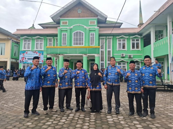 Kepala Sekolah MTsN 6 Kota Jambi Ikuti Upacara Kesadaran Nasional di Kemenag kota jambi Kepala Sekolah MTsN 6 Kota Jambi Ikuti Upacara Kesadaran Nasional di Kemenag kota jambi