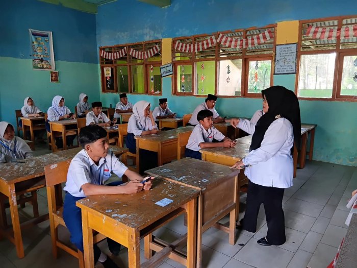 Ujian Madrasah Kelas IX MTsN 6 Kota Jambi Berjalan Lancar dan Sukses Ujian Madrasah Kelas IX MTsN 6 Kota Jambi Berjalan Lancar dan Sukses